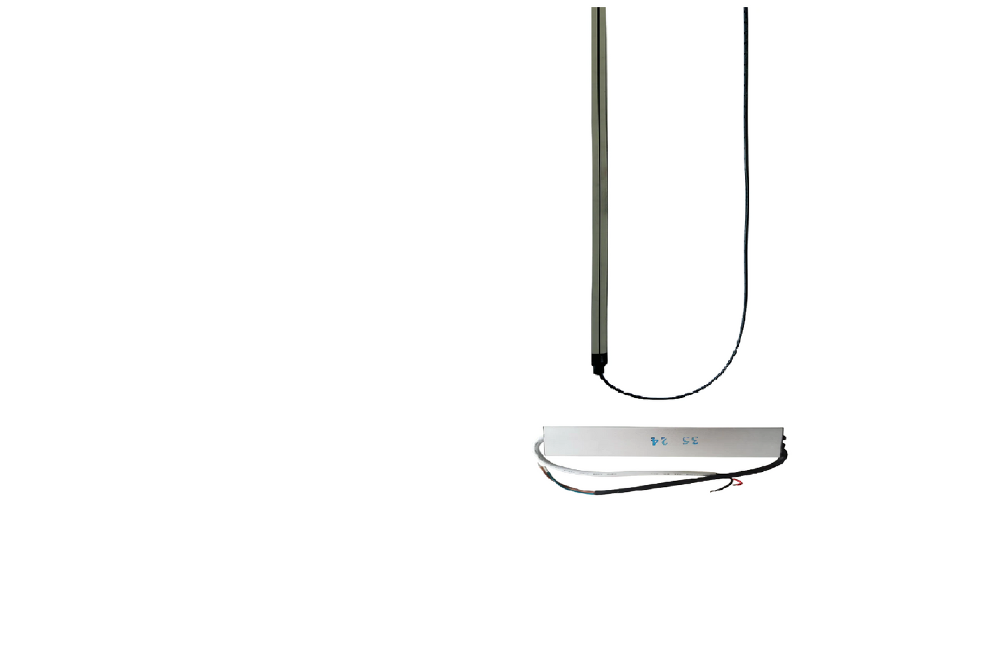 MAGNETIC LED TRACK 47.25" WITH SINGLE POWER SOURCE AND PLUG (FOR UP TO 8 LED LIGHTS)