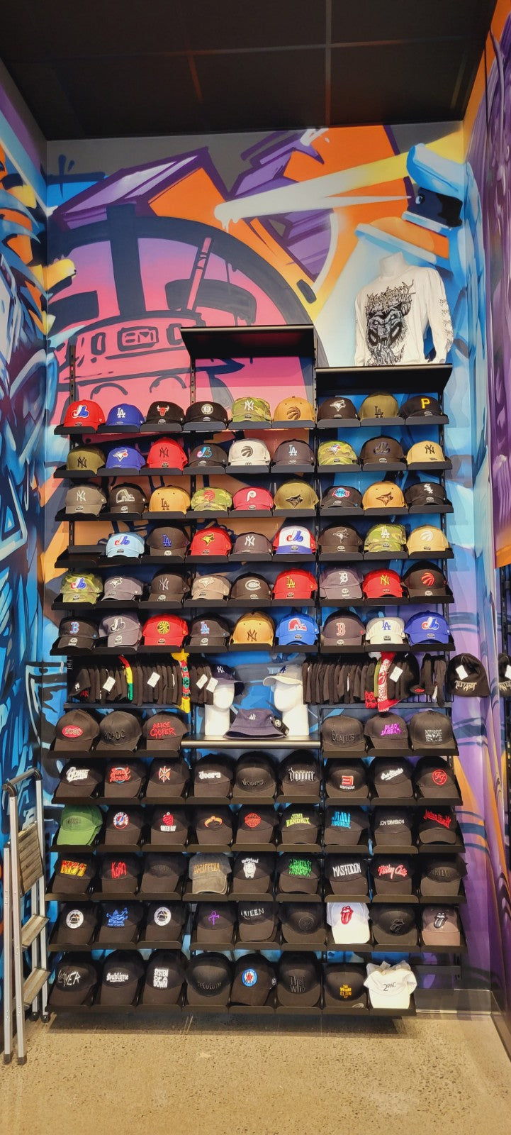 CAP HOLDER FOR FLATBAR